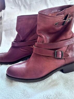 Frye Jayden Moto Leather Buckle Boots 76318
size 10 ankle boot